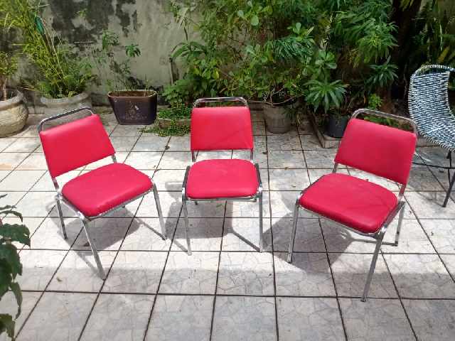Foto 1 - Vende-se 3 cadeiras estofadas